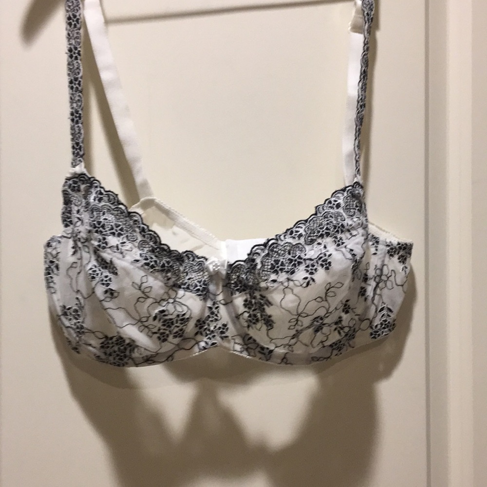 Felina Lace Underwire sheer Bra super sexy! Size 38D